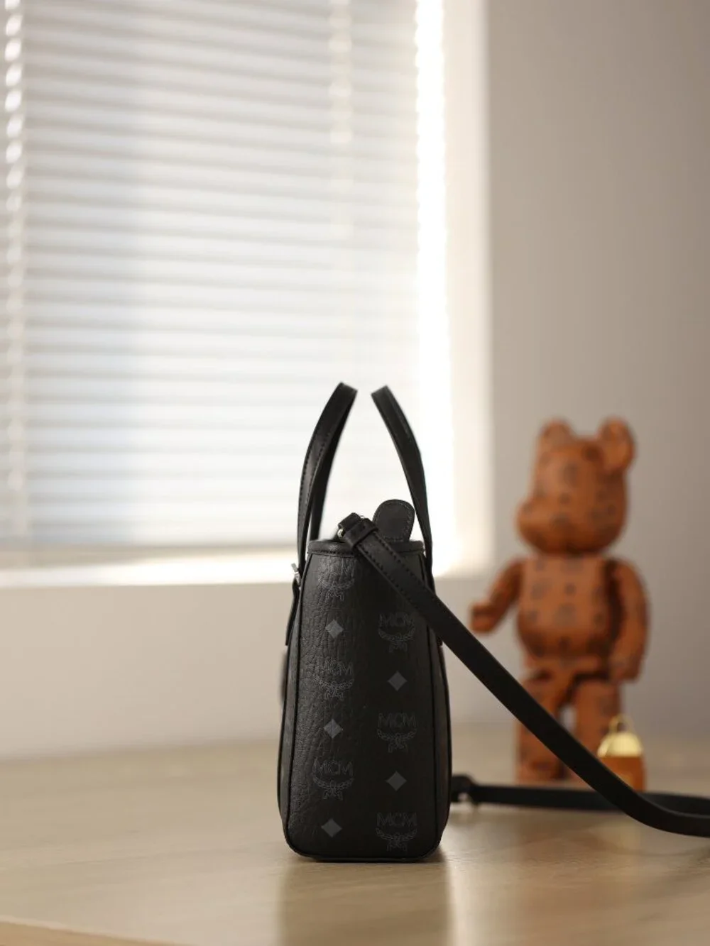 MCM Tote Bag - Picture 4 of 8